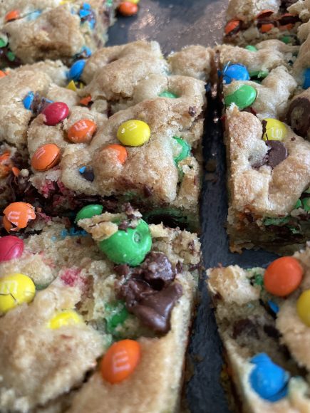 bar cookies with m+ms
