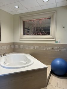 a whirlpool tub in the birthing suite at Mercy Birthing Center